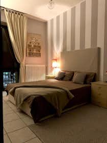 Apartamento en alquiler por 2000 € al mes en Milan, Via Luigi Ornato