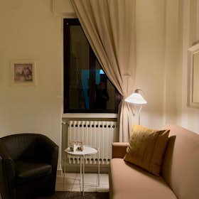 Квартира сдается в аренду за 1 980 € в месяц в Milan, Via Luigi Ornato