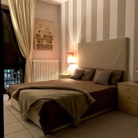 Apartment for rent for €1,800 per month in Milan, Via Luigi Ornato