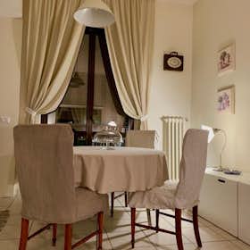Mieszkanie do wynajęcia za 1800 € miesięcznie w mieście Milan, Via Luigi Ornato