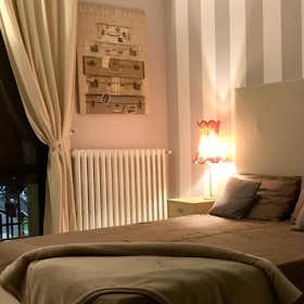Appartamento in affitto a 1.800 € al mese a Milan, Via Luigi Ornato