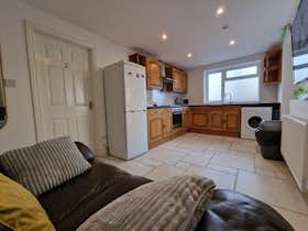 Casa in affitto a 3.138 € al mese a Coventry, Seagrave Road