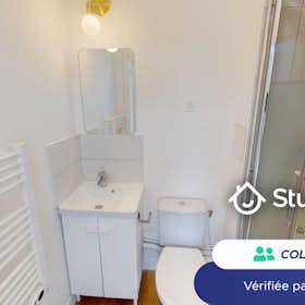 Private room for rent for €818 per month in Asnières-sur-Seine, Avenue Sainte-Anne