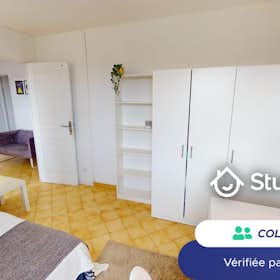 Private room for rent for €356 per month in Montpellier, Boulevard Charles Warnery