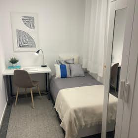 Private room for rent for €650 per month in Barcelona, Carrer de Sant Elies