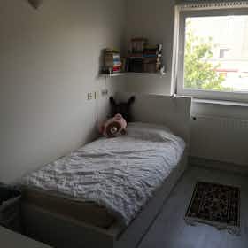 私人房间 正在以 €850 的月租出租，其位于 Hoofddorp, Lauwers