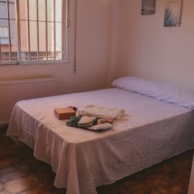 Private room for rent for €550 per month in Madrid, Calle de Sierra Carbonera