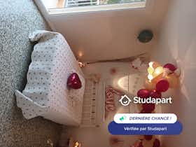 Apartament de închiriat pentru 1.400 EUR pe lună în Le Lavandou, Avenue Pierre de Coubertin