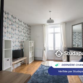 Apartment for rent for €990 per month in Nancy, Avenue du Maréchal Juin