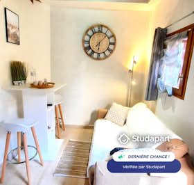 Apartamento para alugar por € 550 por mês em Troyes, Rue des Terrasses