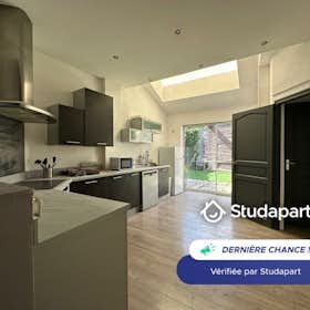 Apartamento para alugar por € 450 por mês em Roubaix, Rue de Lannoy