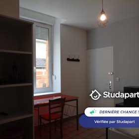 Apartment for rent for €465 per month in Reims, Rue des Capucins