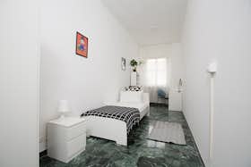 私人房间 正在以 €530 的月租出租，其位于 Rimini, Corso d'Augusto