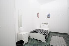 Private room for rent for €530 per month in Rimini, Corso d'Augusto