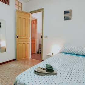 Отдельная комната сдается в аренду за 300 € в месяц в Alicante, Avenida Jijona