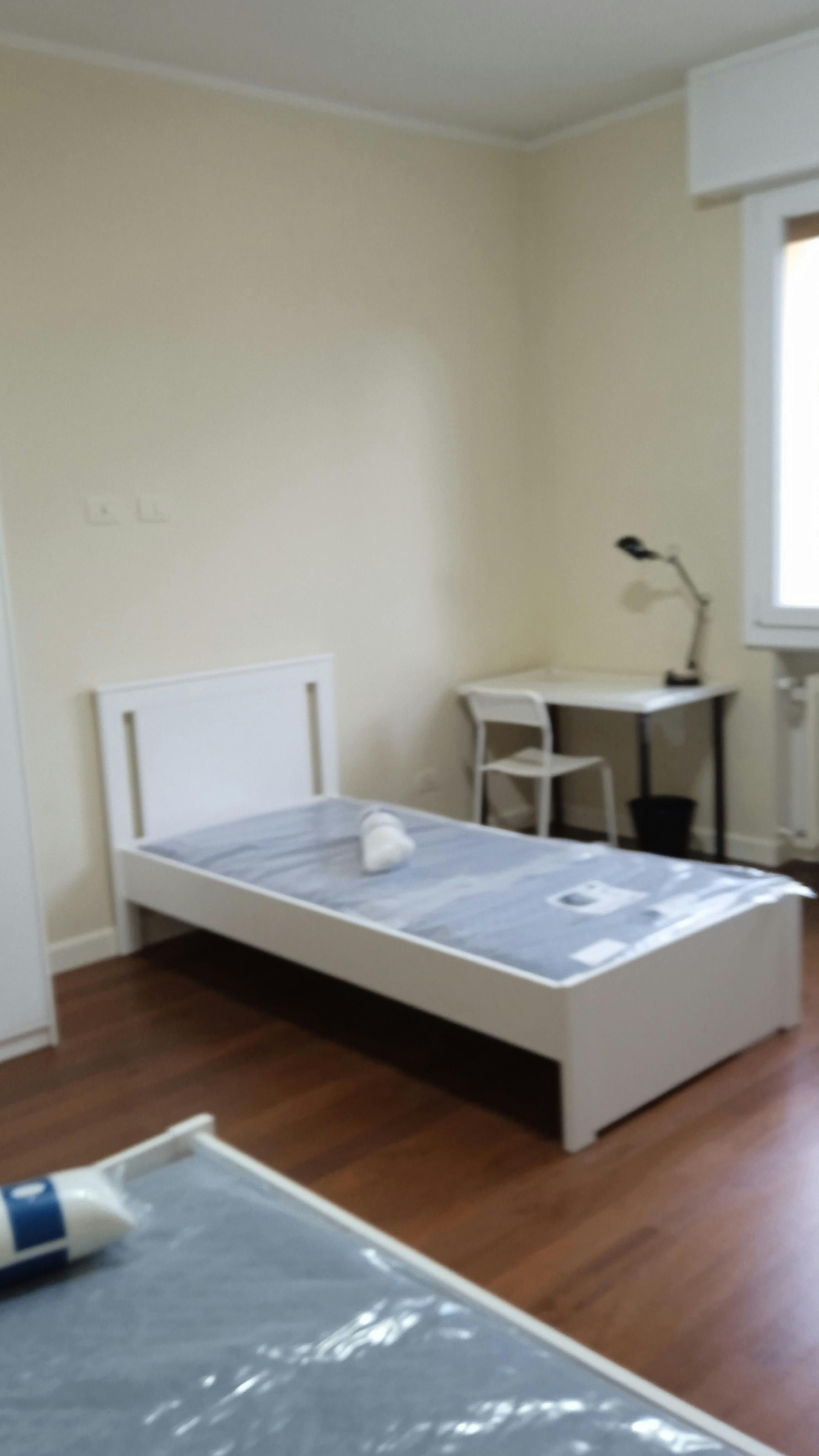 Chambre partagée à louer pour 400 €/mois à Bologna, Via Giovanni Brugnoli