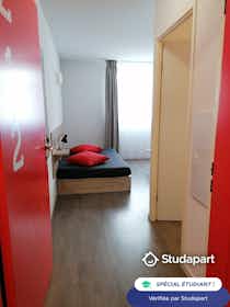 私人房间 正在以 €632 的月租出租，其位于 La Rochelle, Rue de la Désirée