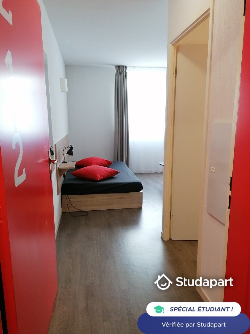 Private room for rent for €680 per month in La Rochelle, Rue de la Désirée