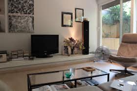 Mieszkanie do wynajęcia za 1185 € miesięcznie w mieście Athens, Trifyllias