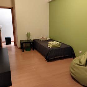 Habitación compartida en alquiler por 650 € al mes en Oeiras, Avenida Carolina Michaelis