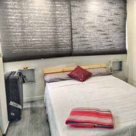 Private room for rent for €430 per month in Sevilla, Calle Primavera