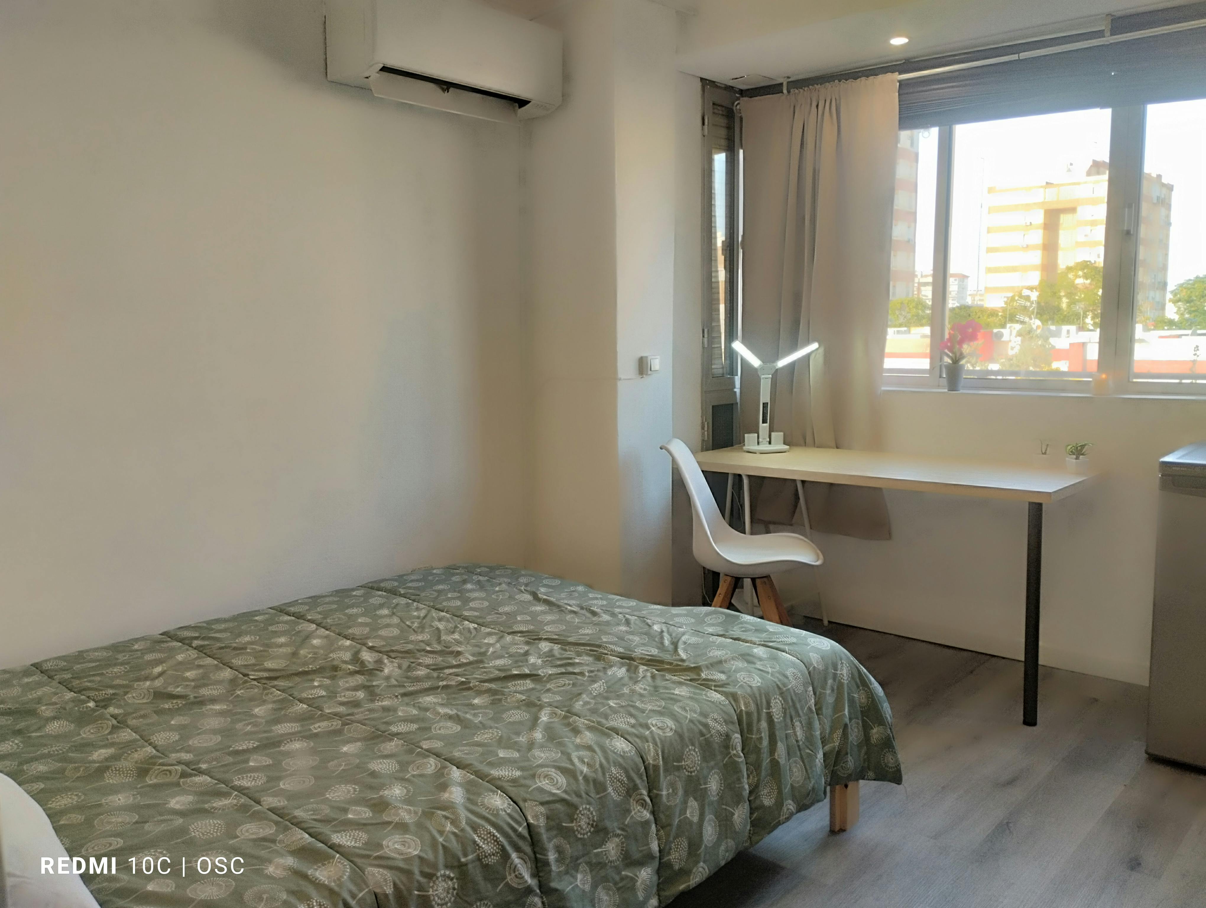 Habitación privada en alquiler por 430 € al mes en Sevilla, Calle Primavera