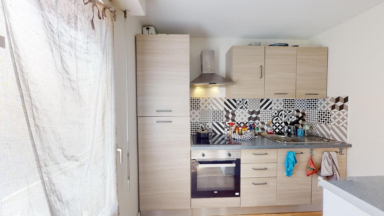 Private room for rent on Rue des Remparts, Toulon - Поглед 6