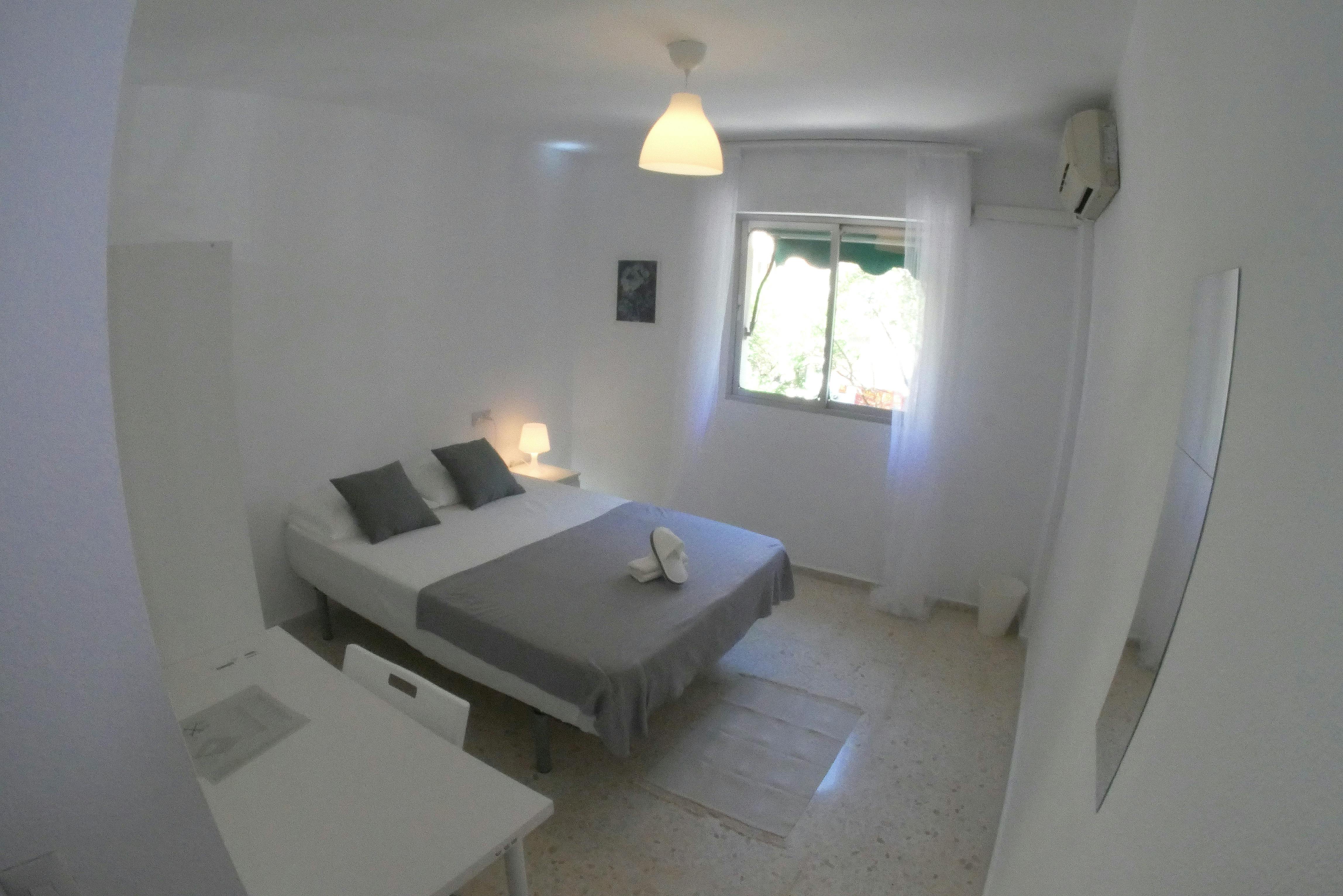Private room for rent for €465 per month in Málaga, Avenida de Barcelona