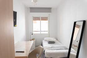 Cameră privată de închiriat pentru 390 EUR pe lună în Alcalá de Henares, Calle Muelle