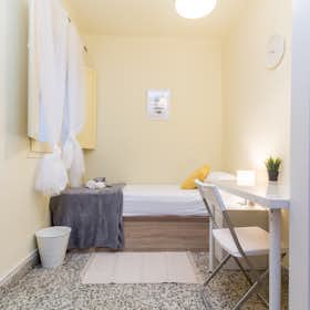 Private room for rent for €400 per month in Málaga, Pasaje Sondalezas