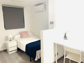 Private room for rent for €325 per month in Murcia, Plaza Sardoy