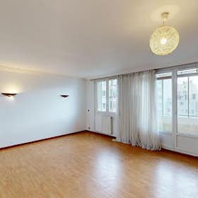 Appartamento for rent for 800 € per month in Grenoble, Avenue Rhin et Danube