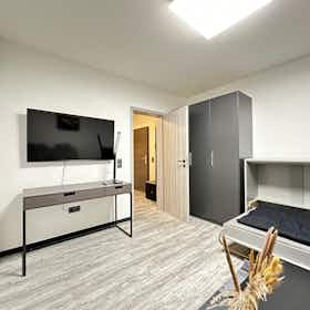 Appartement à louer pour 1 300 €/mois à Mühlheim am Main, Hauptstraße