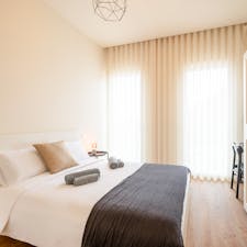 Wohnung for rent for 925 € per month in Lisbon, Rua António de Abreu