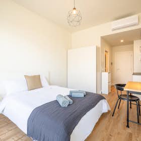 Appartamento for rent for 925 € per month in Lisbon, Rua António de Abreu