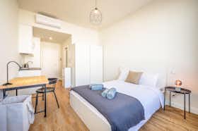 Wohnung zu mieten für 1.024 € pro Monat in Lisbon, Rua António de Abreu