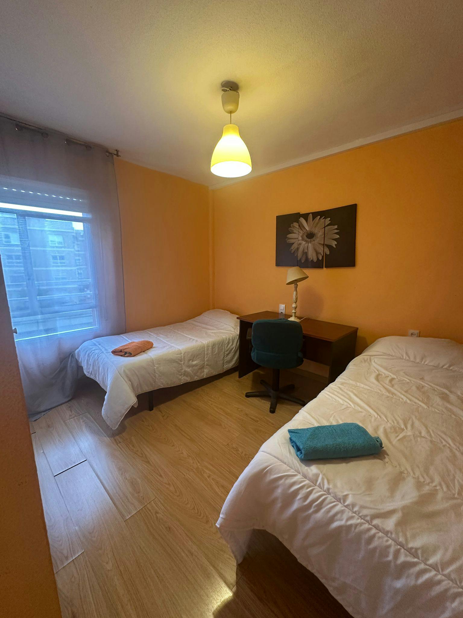 私人房间 正在以 €350 的月租出租，其位于 Murcia, Calle de la Gloria