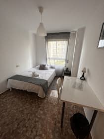 Private room for rent for €450 per month in Málaga, Calle José Iturbi