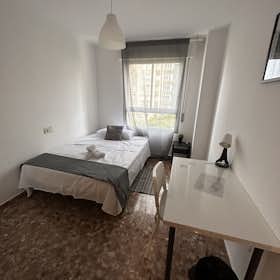 Private room for rent for €450 per month in Málaga, Calle José Iturbi