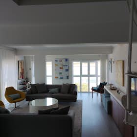 Appartement te huur voor € 2.000 per maand in Ílhavo, Avenida Fernandes Lavrador