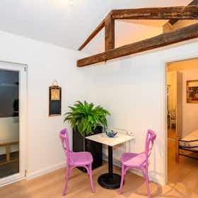 Appartement à louer pour 1 190 €/mois à Bonn, Estermannstraße