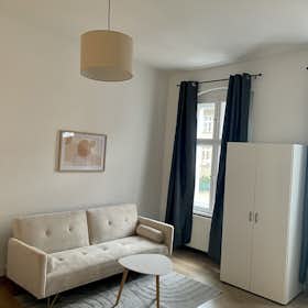 Apartment for rent for €1,440 per month in Berlin, Puchanstraße