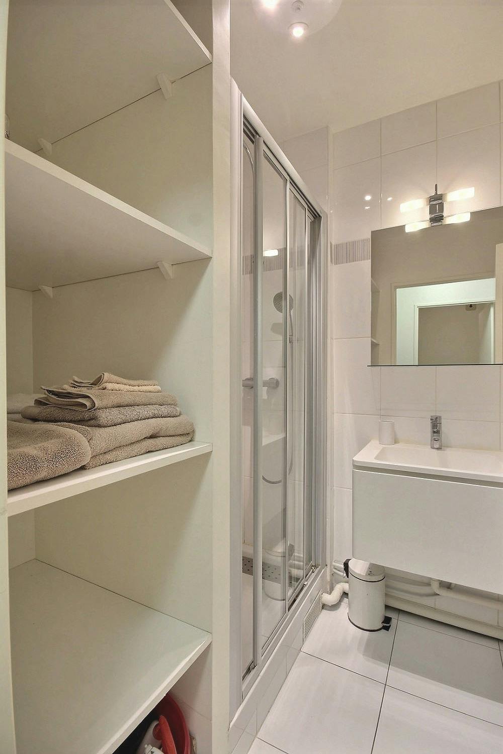 1-Bedroom Apartment in Rue de Tocqueville, Paris (1475356) room image 10
