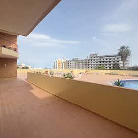 公寓 正在以 €1,800 的月租出租，其位于 Lagos, Estrada da Ponta da Piedade