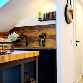 Appartement te huur voor € 1.100 per maand in Kiel, Hamburger Chaussee