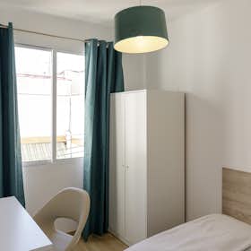 Private room for rent for €605 per month in L'Hospitalet de Llobregat, Carrer del Llobregat