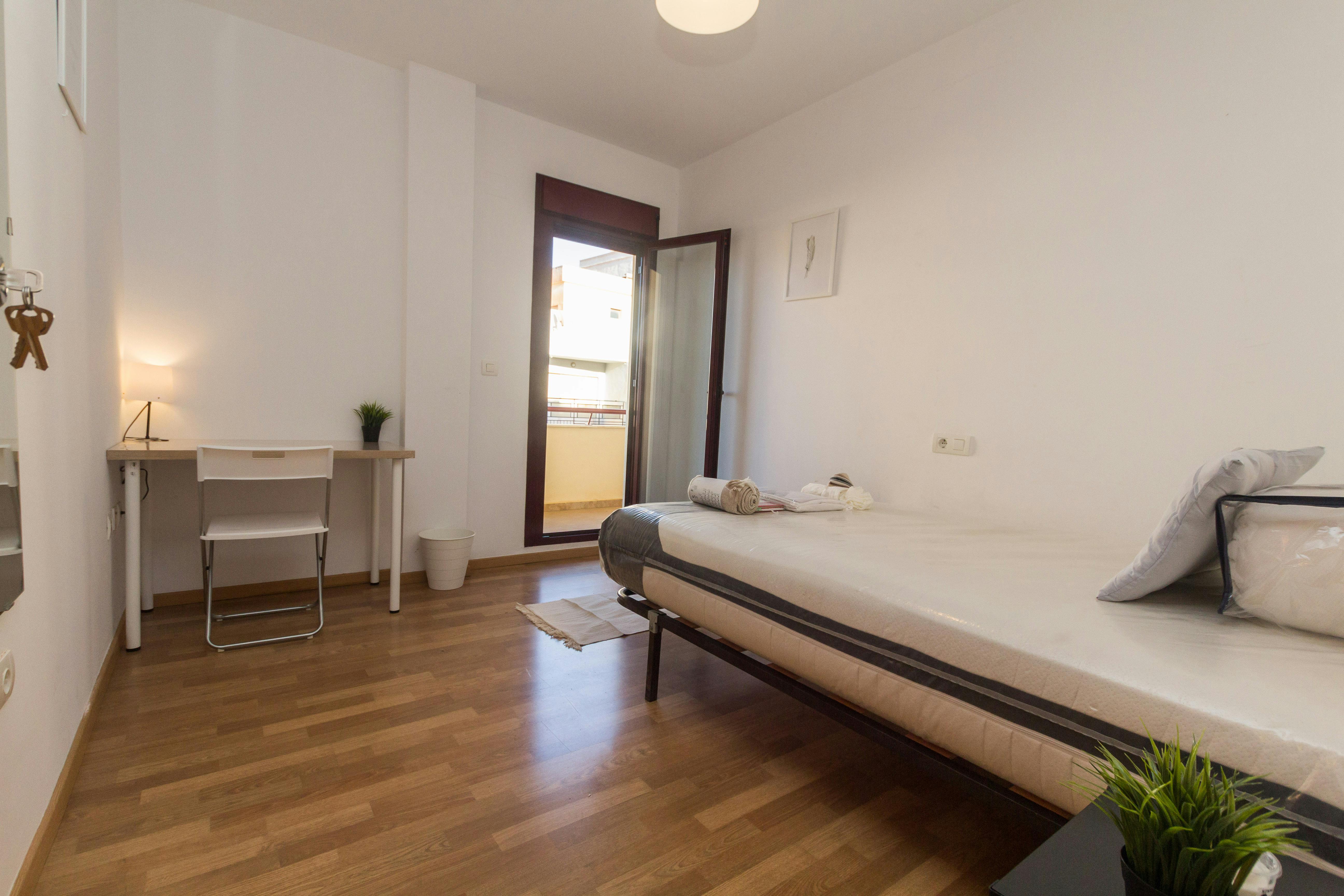 Private room for rent for €575 per month in Málaga, Calle Eslava