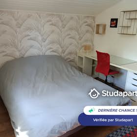 Private room for rent for €495 per month in Mérignac, Rue Jacques Prévert