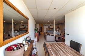 Appartement te huur voor € 800 per maand in Middelharnis, Schoolstraat