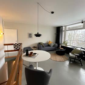 Apartment for rent for €2,800 per month in Berlin, Klopstockstraße